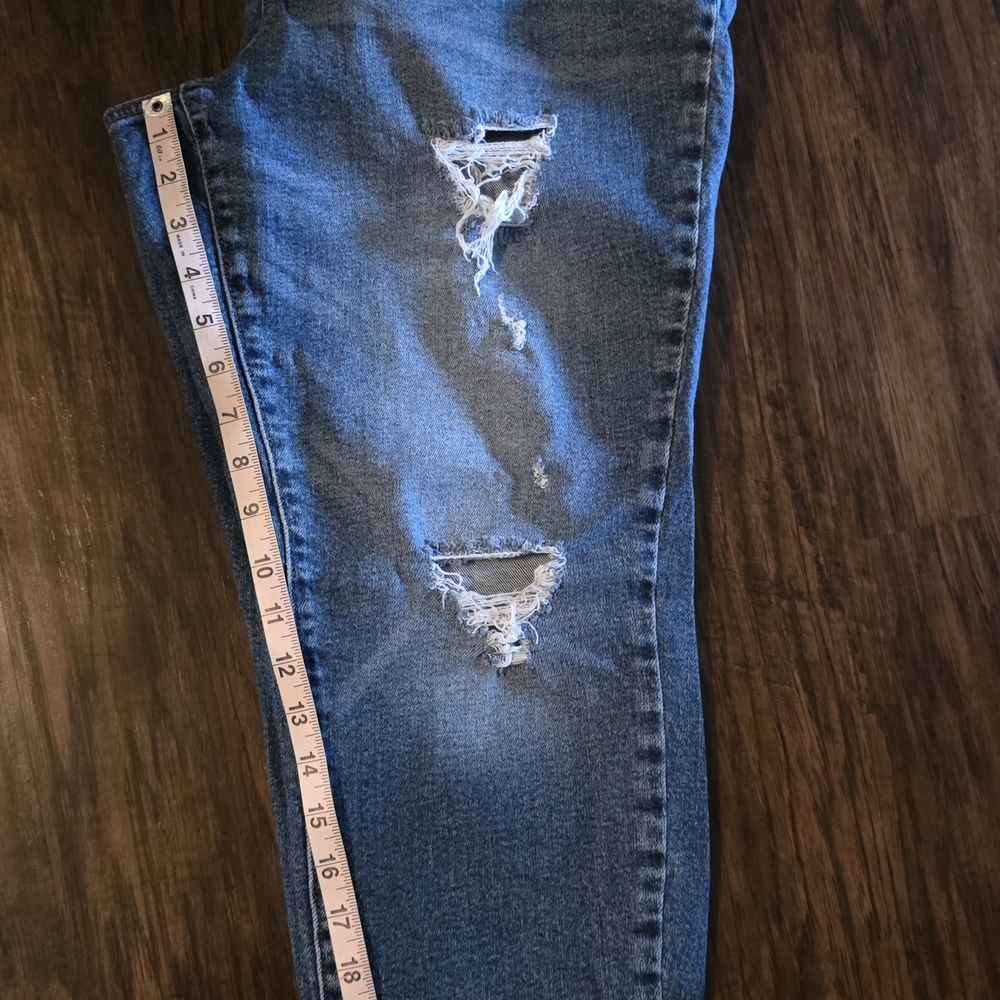 Maurices Ripped Jeggings - Picture 5 of 6